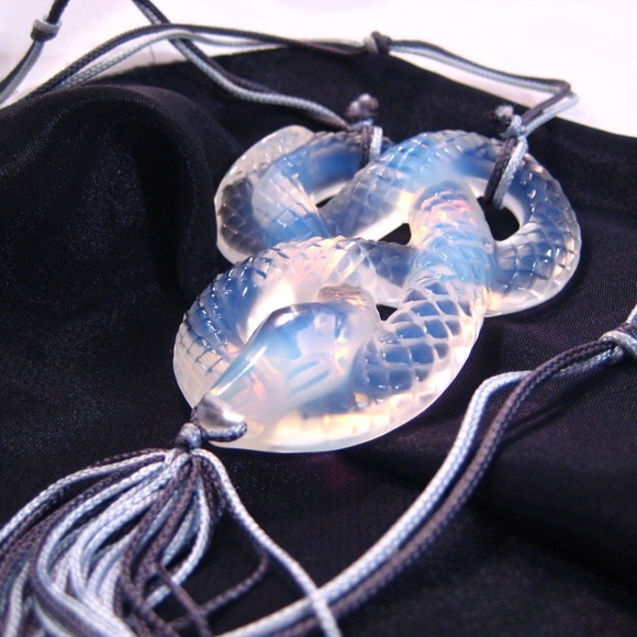 Meet your Posher, Joyce Dean - Picture 5 of 8